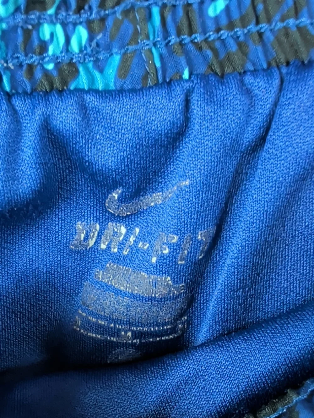 Nike Women's Black & Blue Patterned Athletic Shorts Dry Fit Medium - Picture 4 of 5